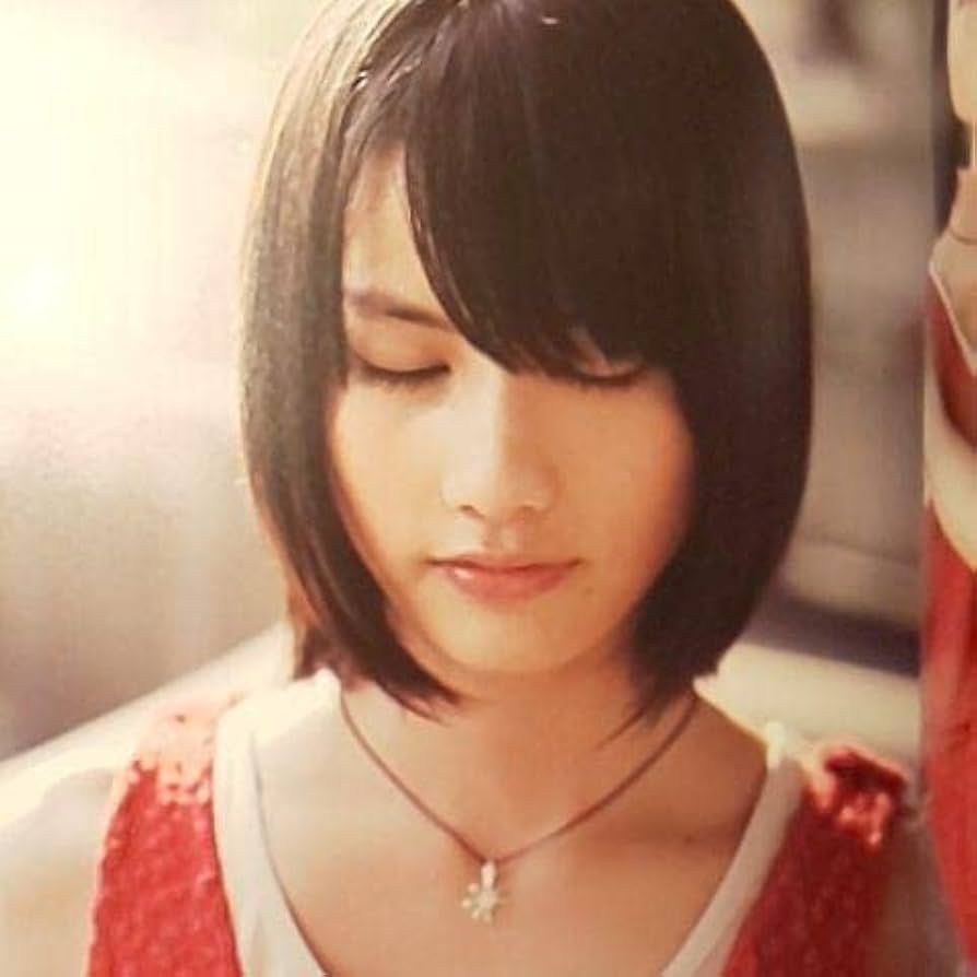 Amazon.co.jp: ??直筆 サイン入り 橋本愛 写真集：『あいの降る